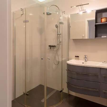 Appartement Kosciuszki 83 Comfort Garage & Balcony Properunit